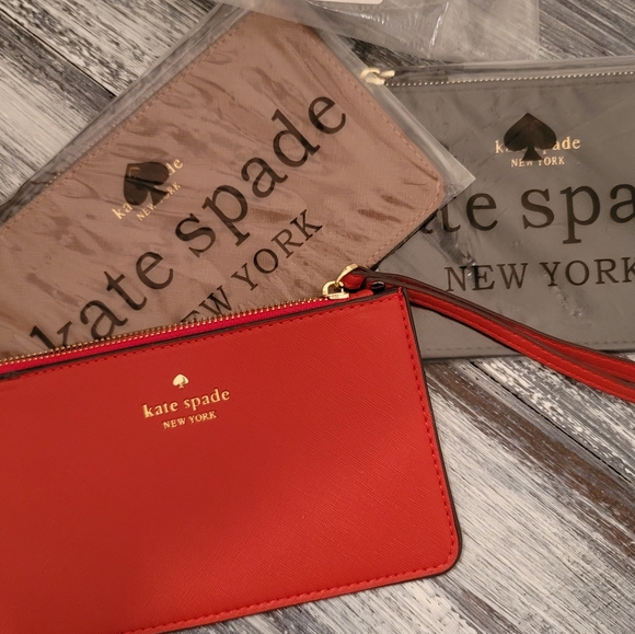 Kate Spade Wristlet - Picture 1 of 7